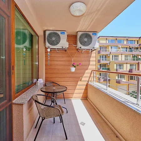 Art In * Поморие