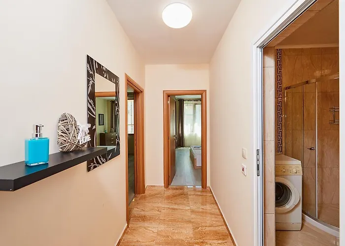 Art In Apartman *